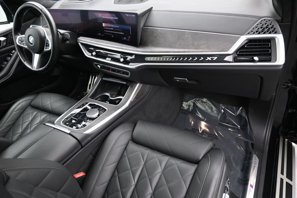 Used 2023 BMW X7 xDrive40i w/ M Sport Package AWD/4WD image 31