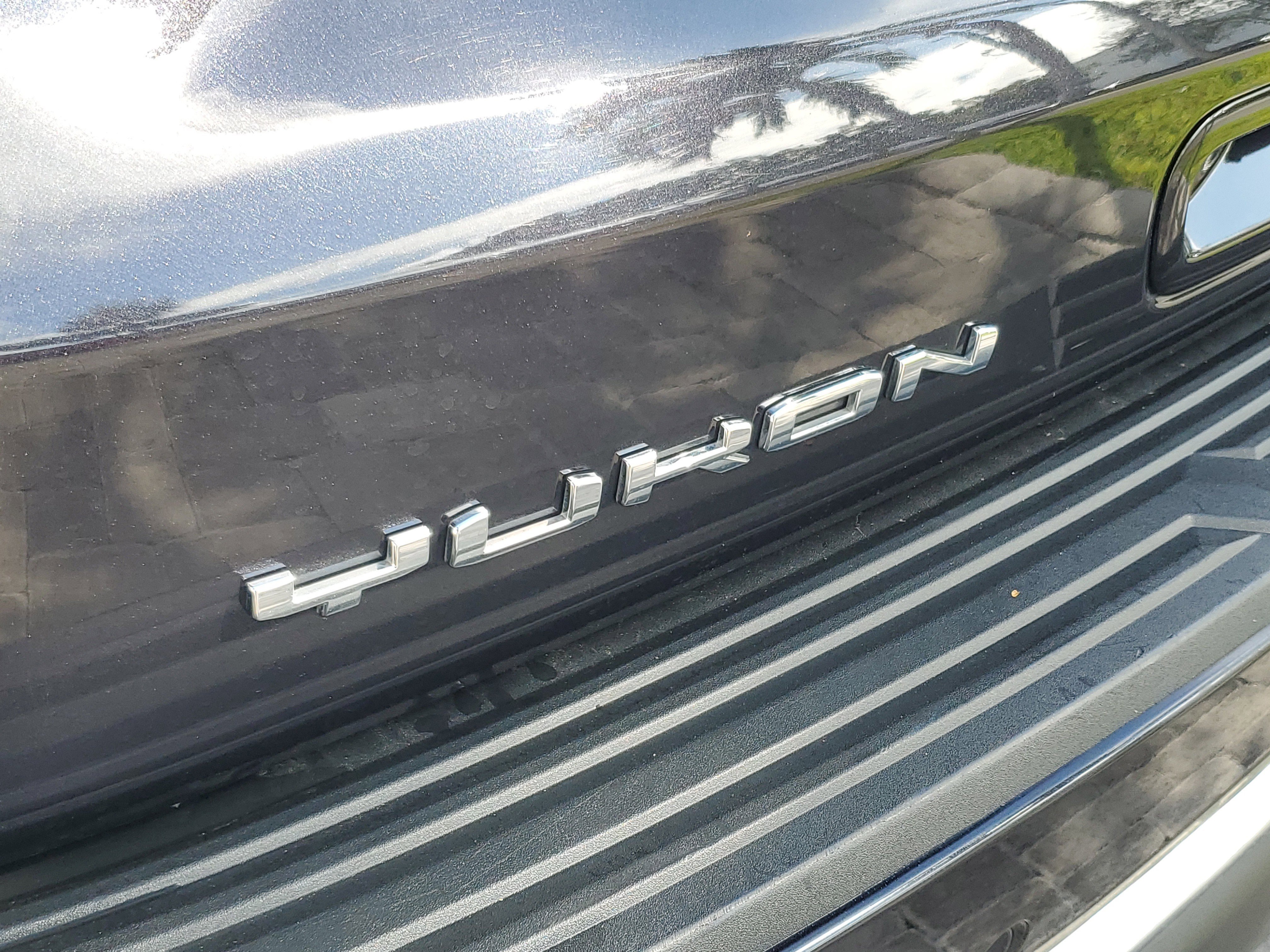 Used 2025 GMC Yukon XL Denali image 8