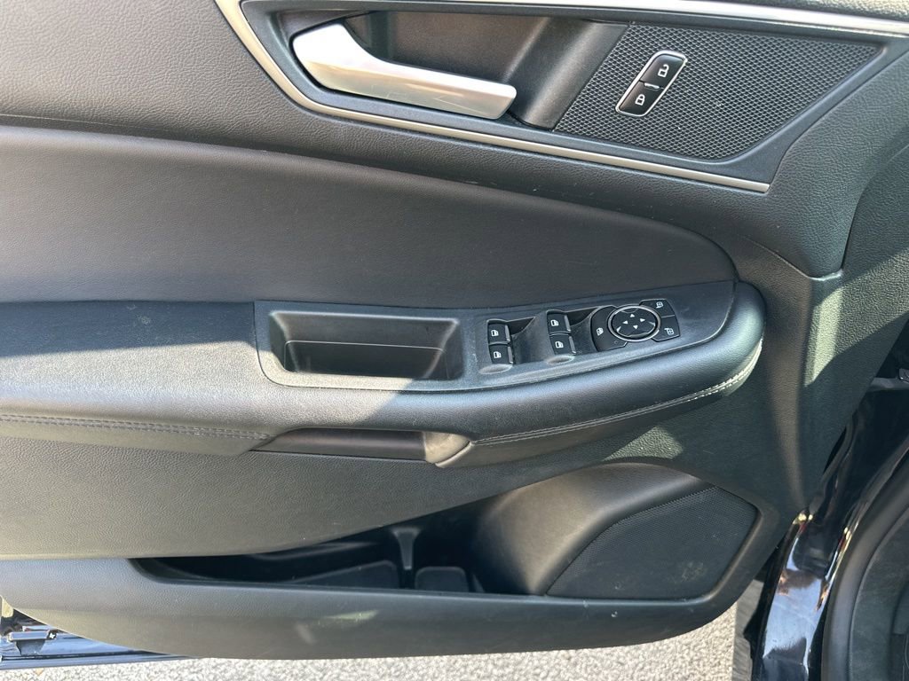 Used 2023 Ford Edge SEL image 11
