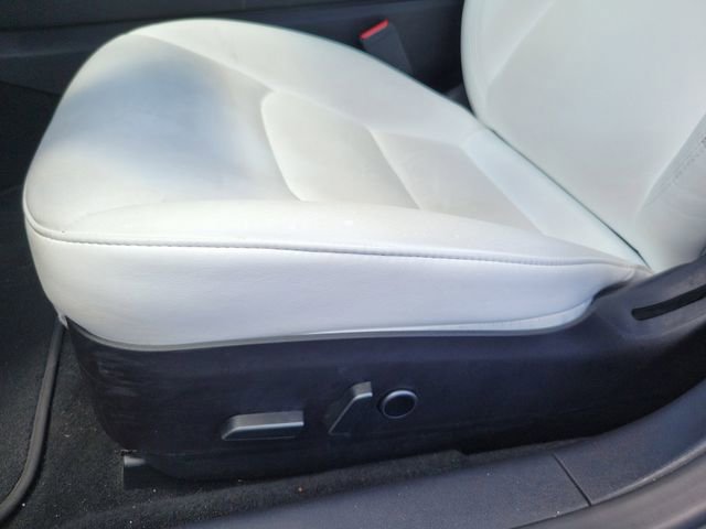 Used 2023 Tesla Model 3 Performance image 16