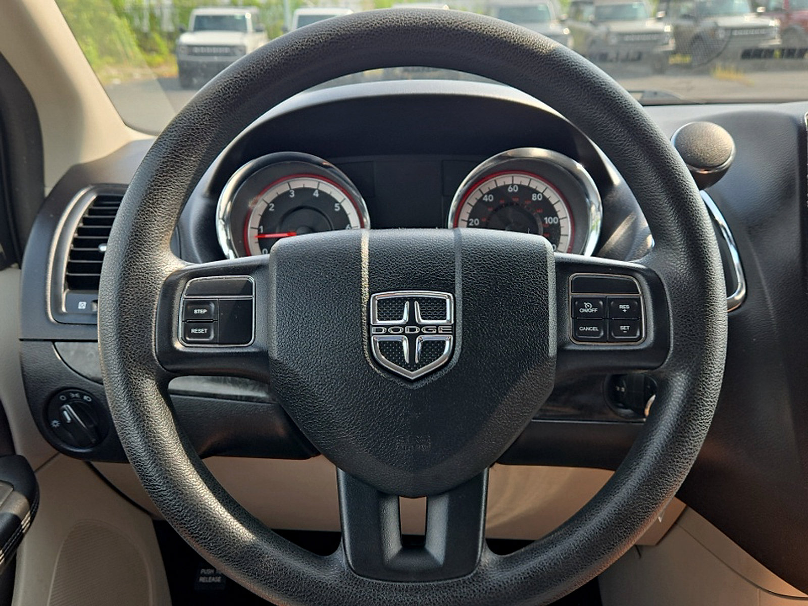 Used 2014 Dodge Grand Caravan American Value Package FWD image 12