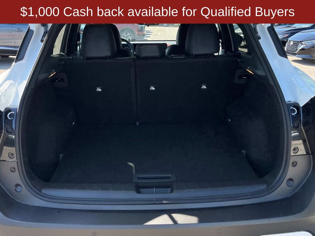 New 2026 Nissan Kicks SR image 8