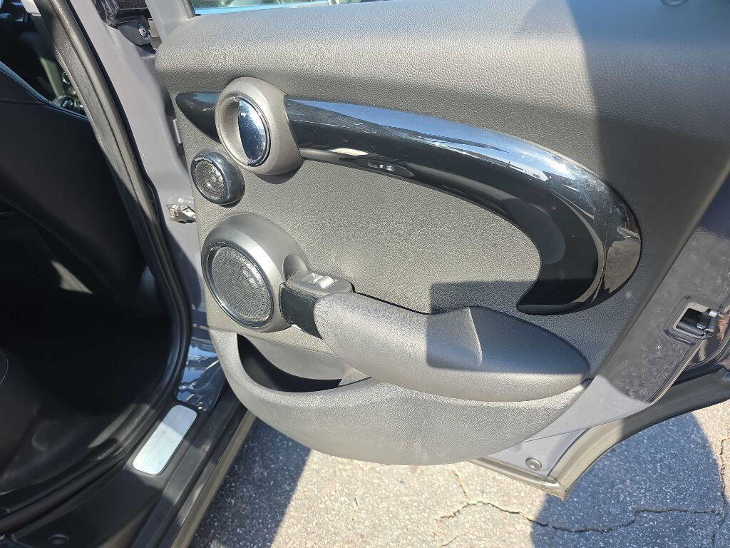 Used 2019 MINI Cooper S image 16