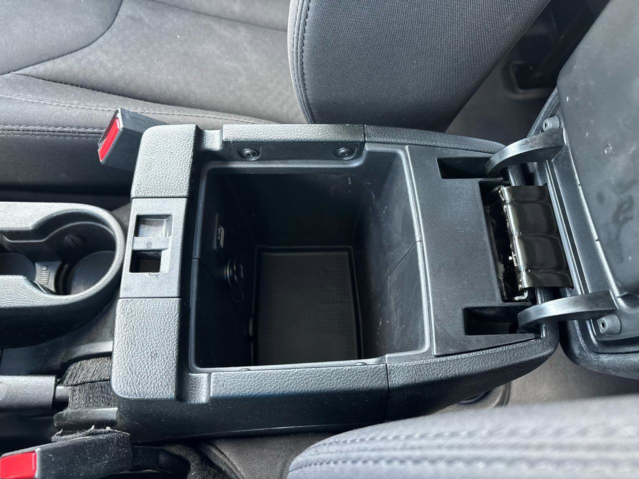 Used 2018 Jeep Wrangler Unlimited Sport S image 27