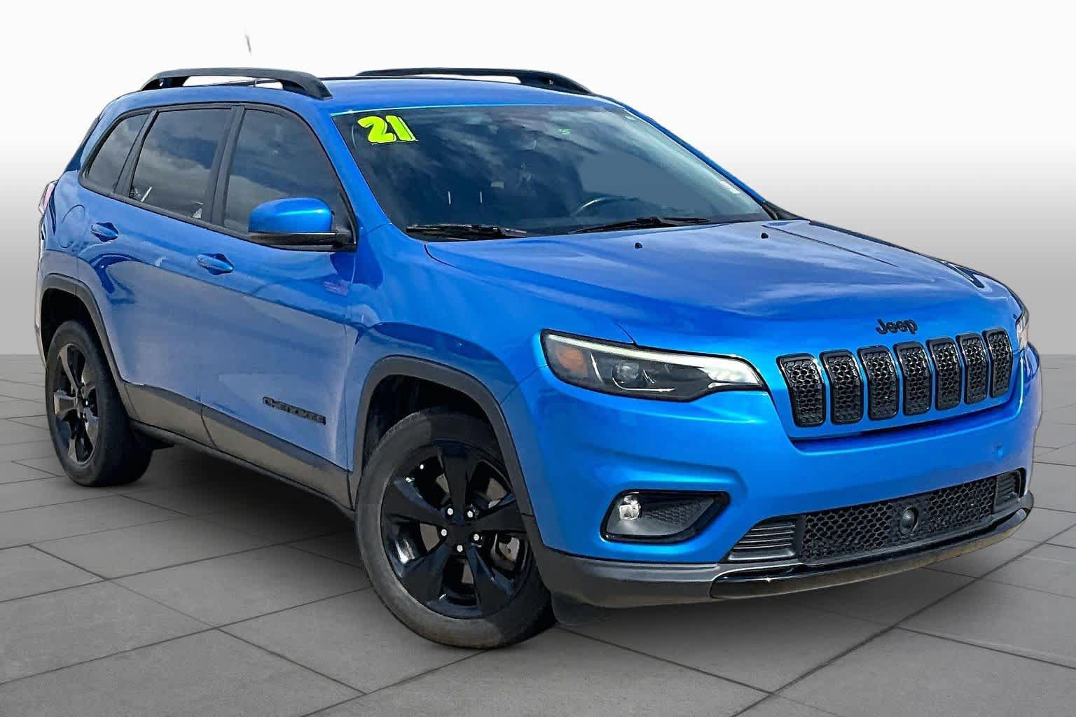 Used 2021 Jeep Cherokee Latitude Plus FWD image 2