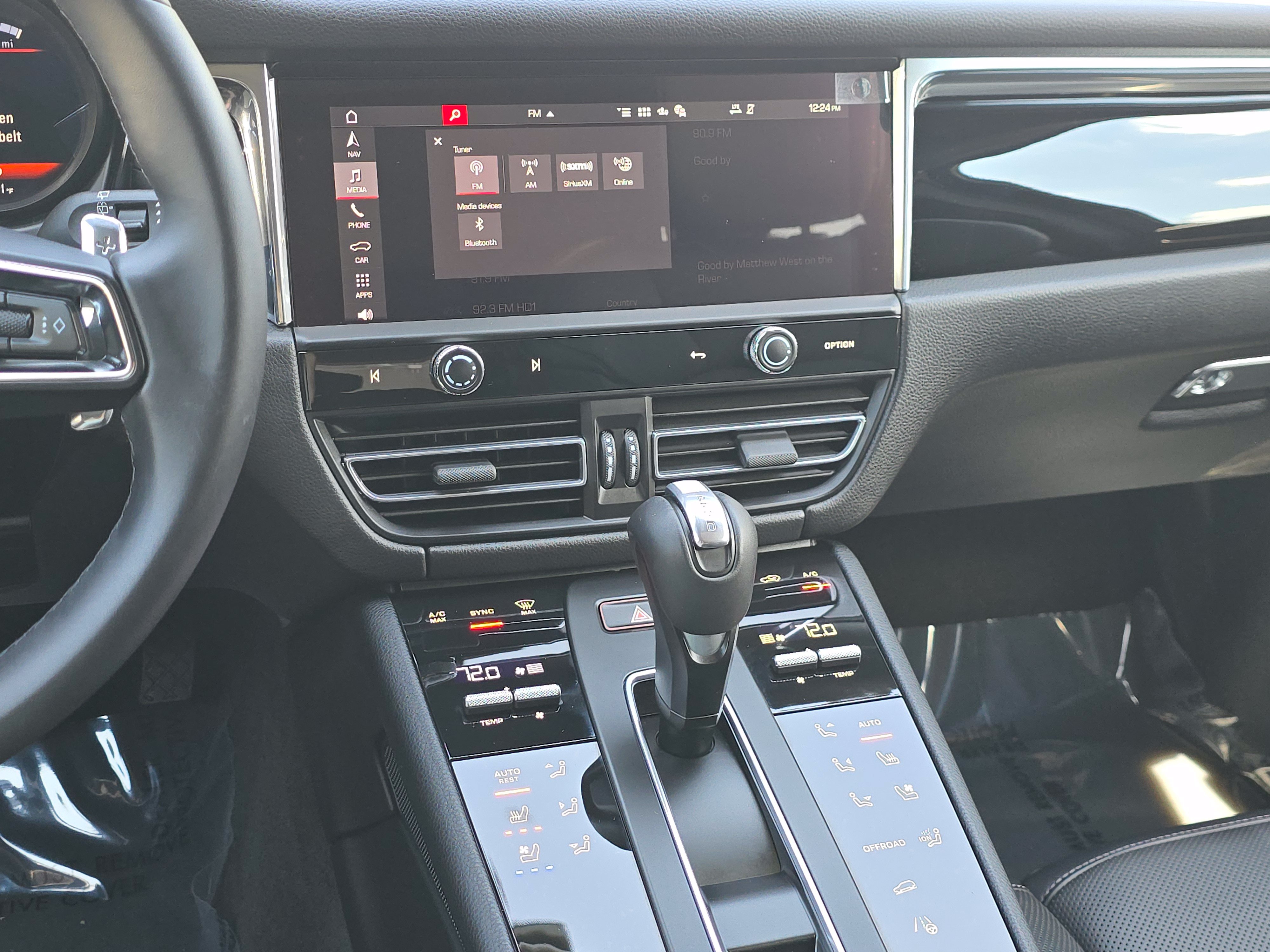Certified 2026 Porsche Macan AWD/4WD image 27