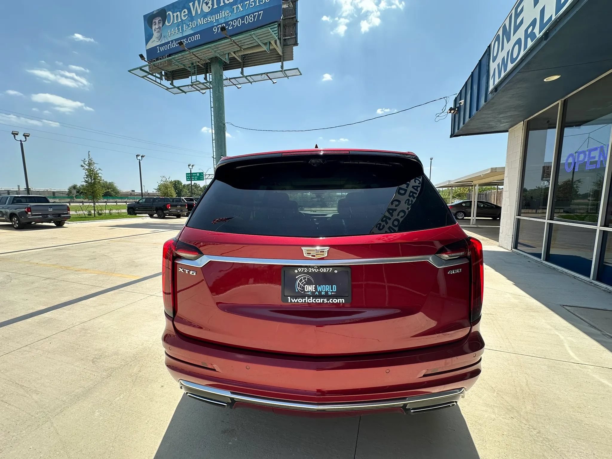 Used 2020 Cadillac XT6 Premium Luxury FWD image 2
