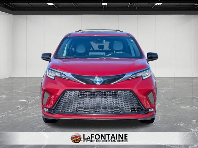 Used 2024 Toyota Sienna XSE image 8