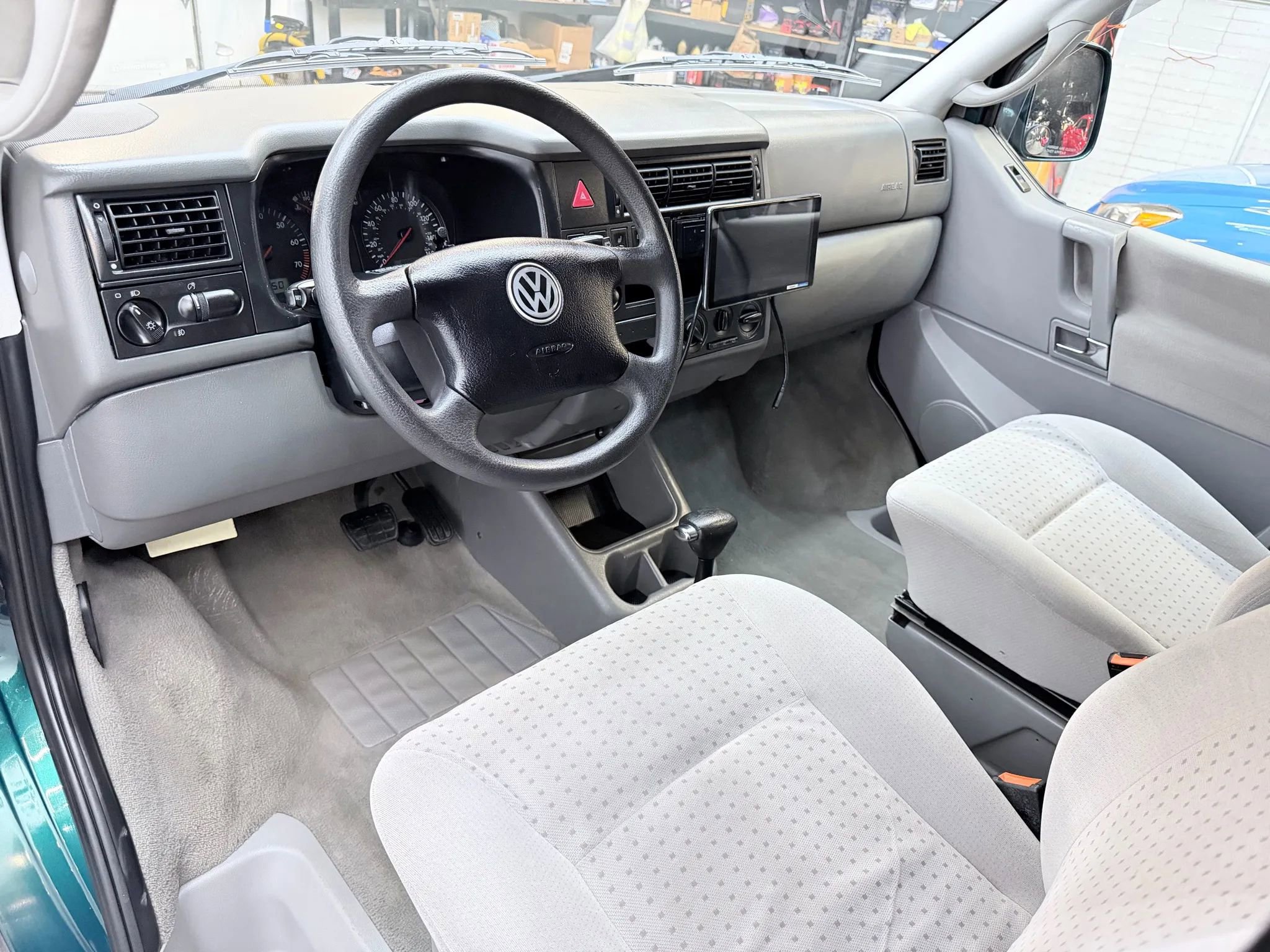 Used 2003 Volkswagen Eurovan MV image 12
