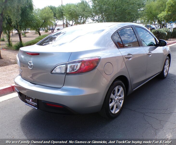 Used 2011 MAZDA MAZDA3 i Touring FWD image 6