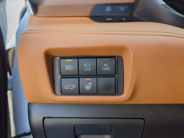 Used 2025 Toyota Highlander Platinum image 26