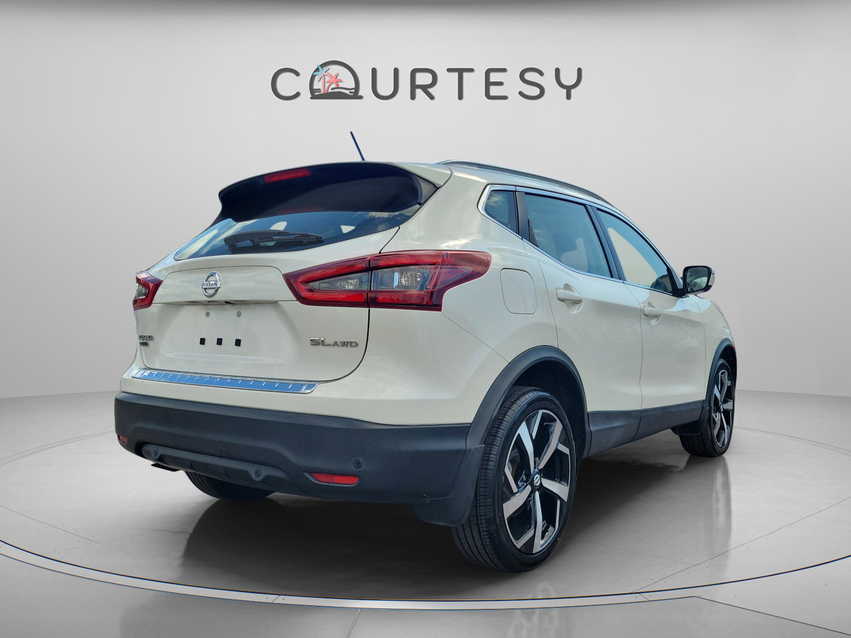 Used 2020 Nissan Rogue Sport SL w/ Premium Package image 6