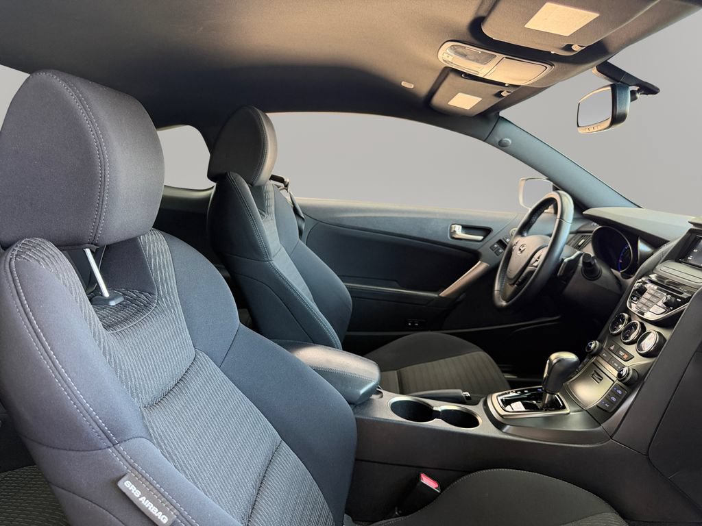 Used 2016 Hyundai Genesis 3.8 RWD image 15