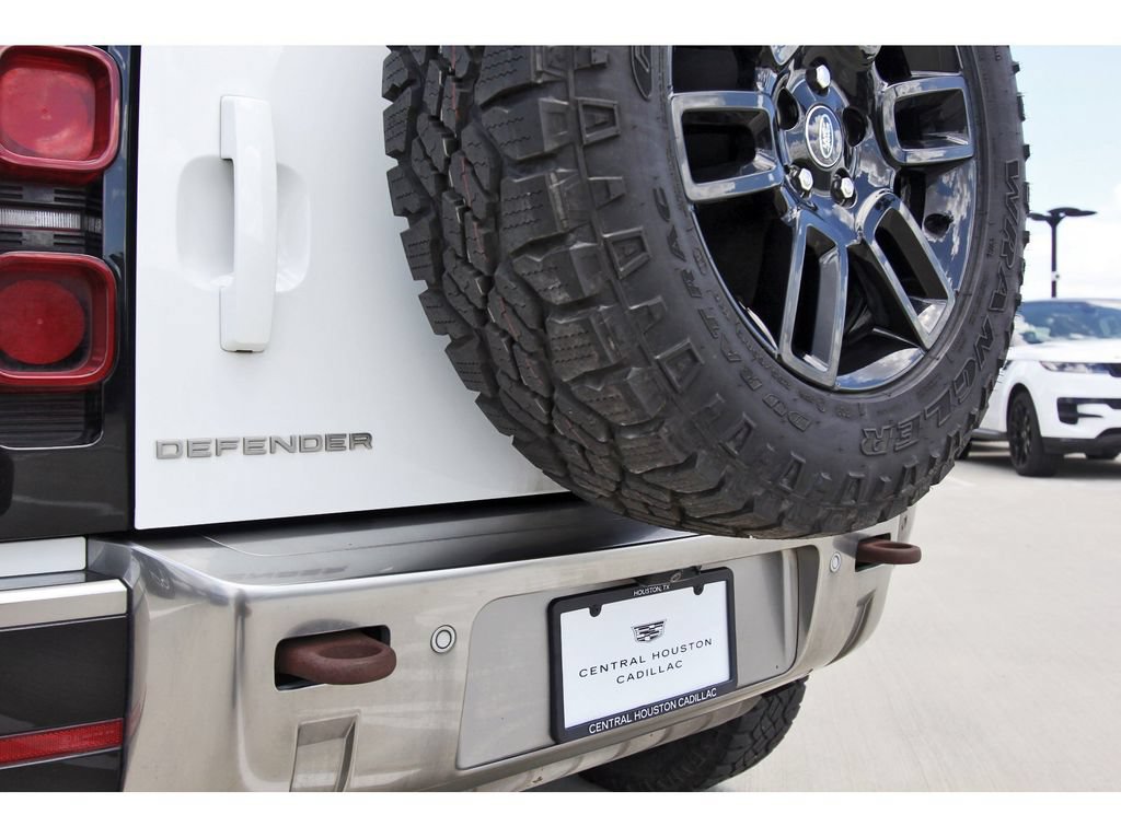 Used 2023 Land Rover Defender 110 AWD/4WD image 28