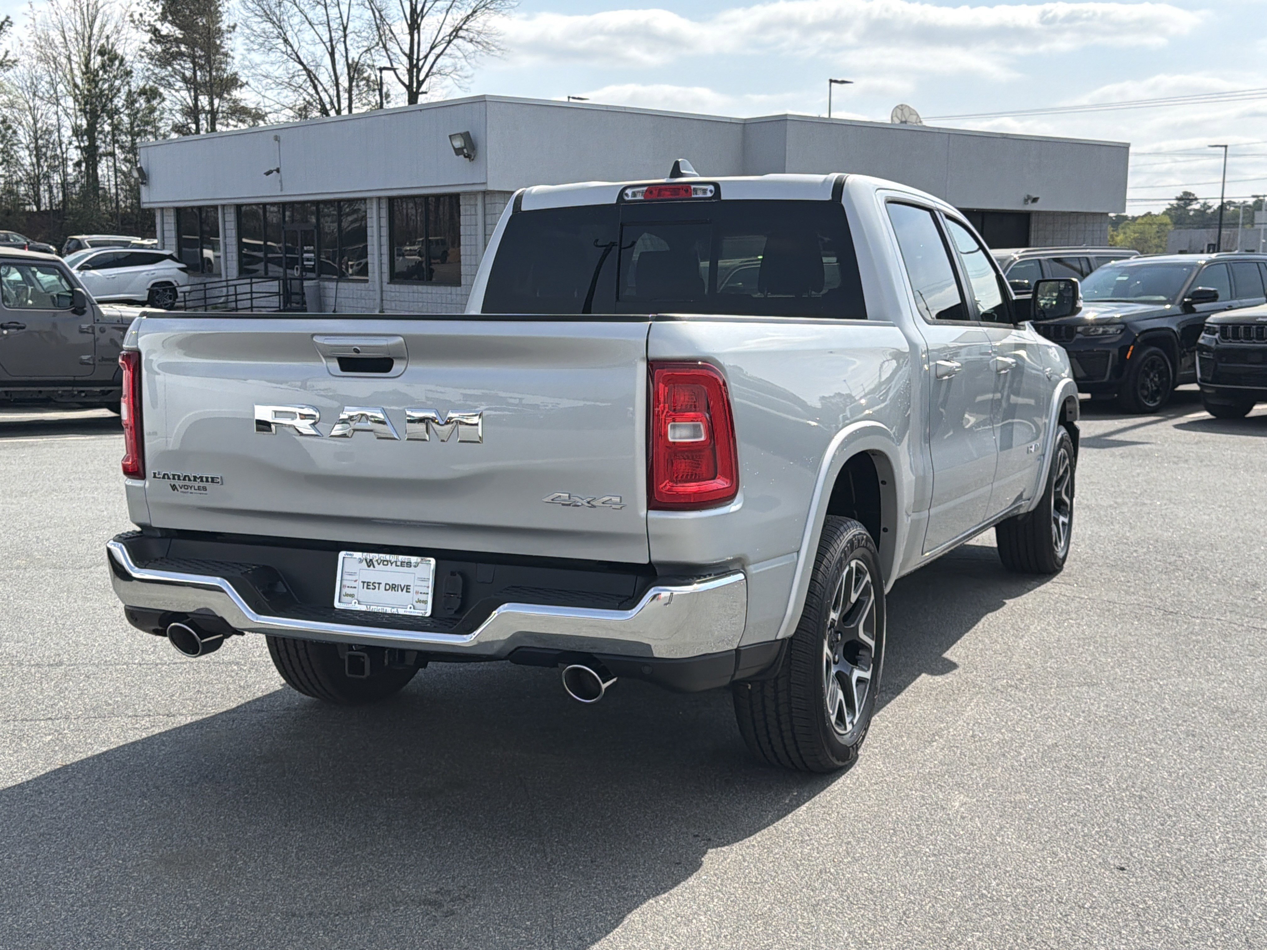 New 2026 RAM 1500 Laramie AWD/4WD image 8