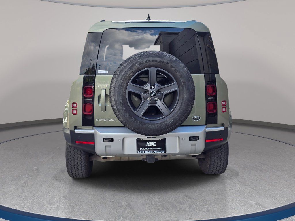 Used 2023 Land Rover Defender 110 AWD/4WD image 7