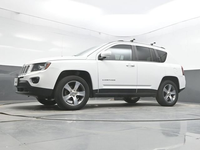 Used 2017 Jeep Compass High Altitude AWD/4WD image 31