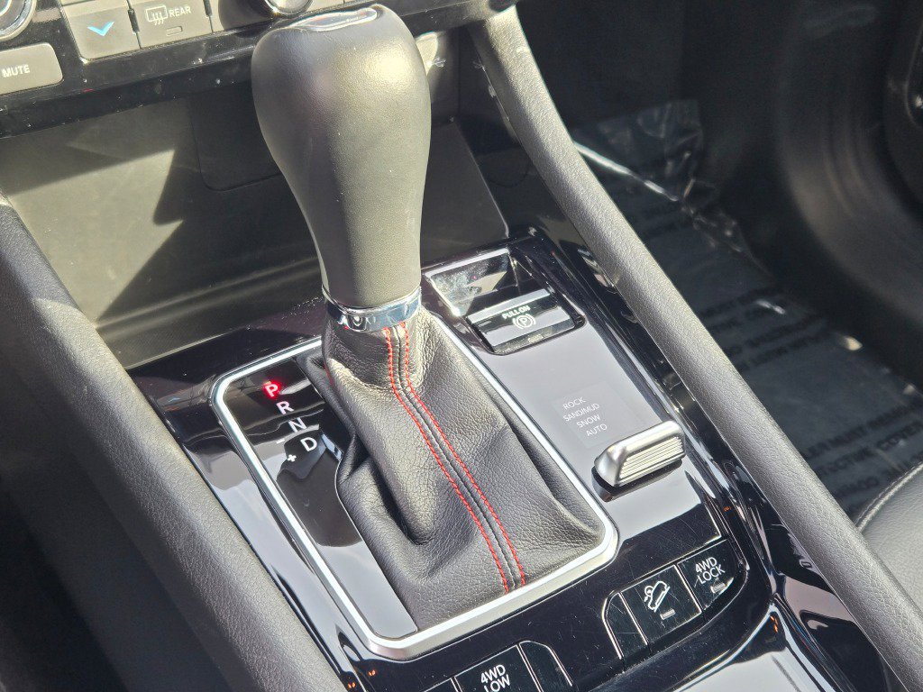 Used 2025 Jeep Compass Trailhawk image 28