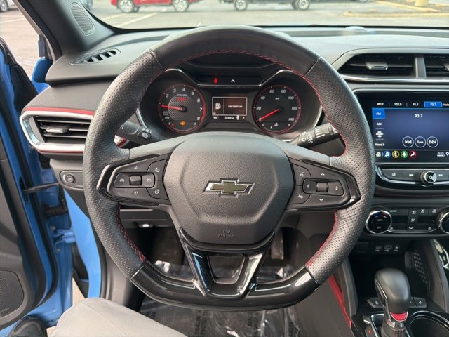 Used 2023 Chevrolet TrailBlazer RS w/ Sun and Liftgate Package image 21