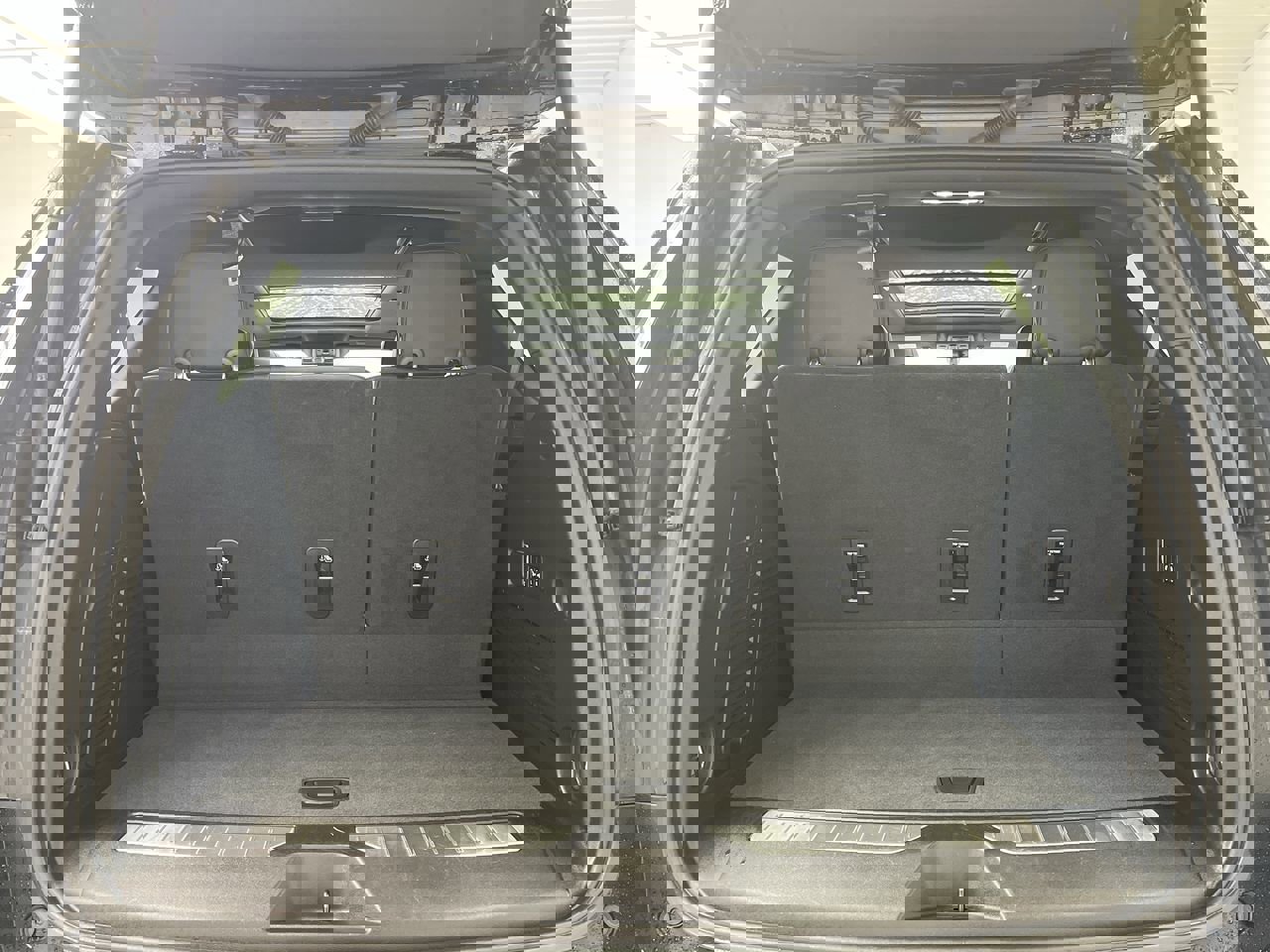 Certified 2022 Chevrolet Tahoe Z71 w/ Luxury Package AWD/4WD image 34