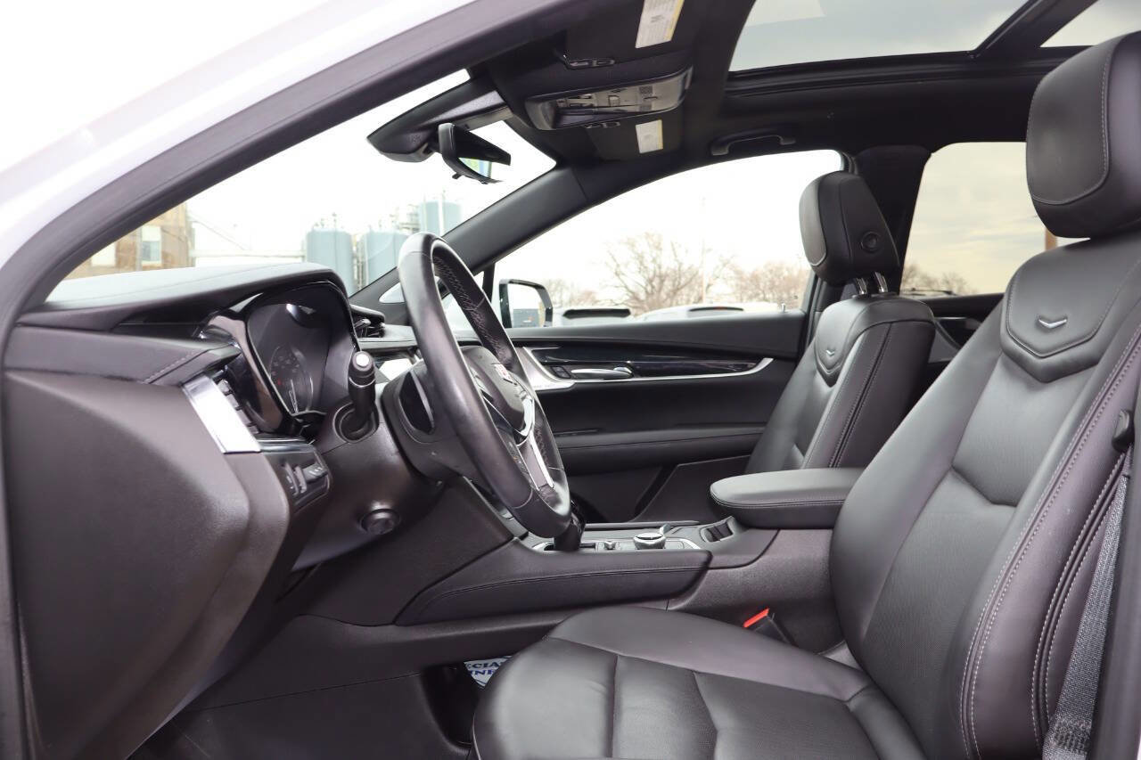 Used 2023 Cadillac XT5 Premium Luxury w/ Technology Package image 5