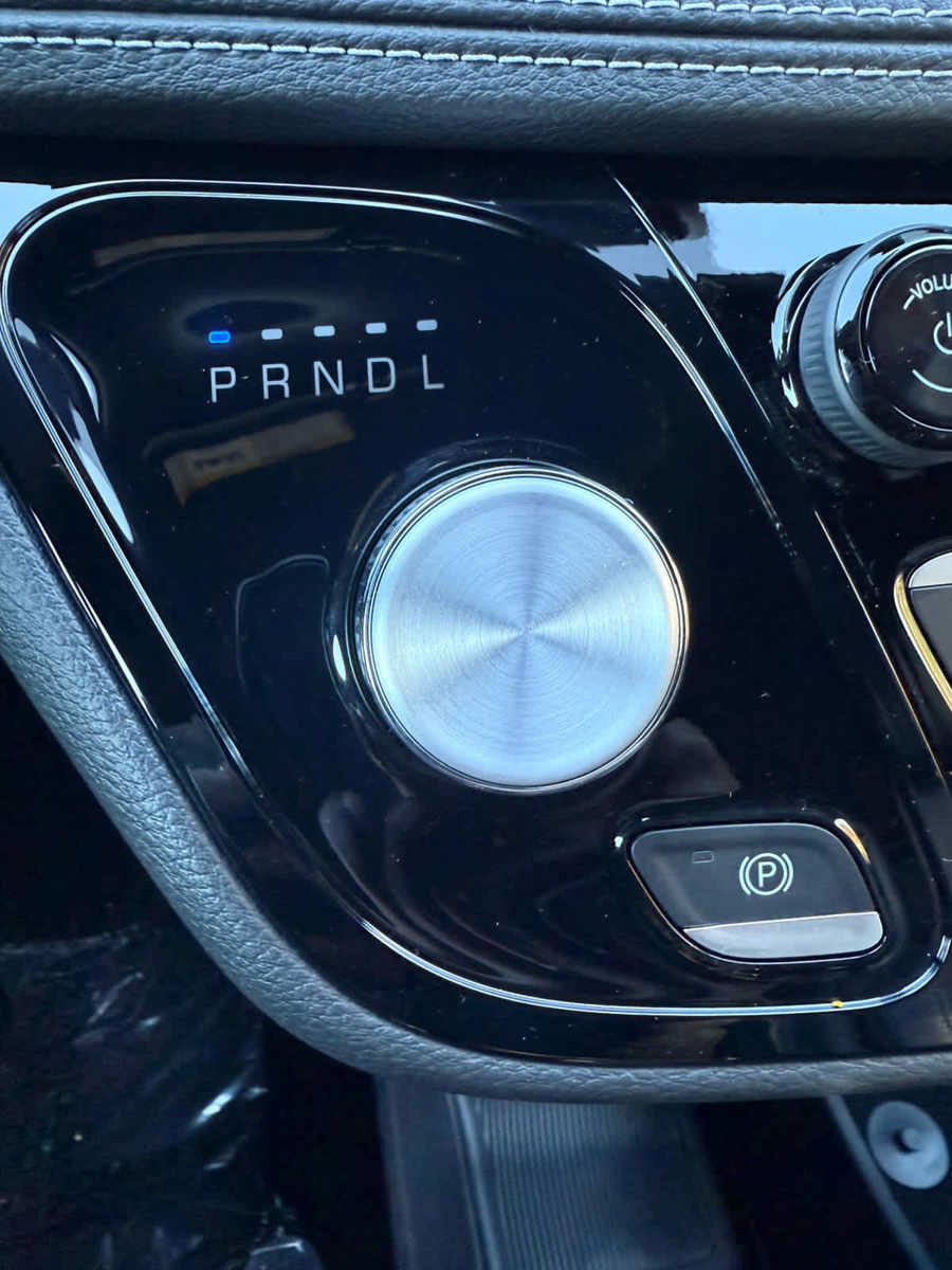 New 2026 Chrysler Pacifica Select image 24