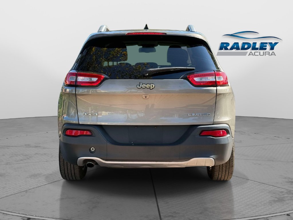 Used 2017 Jeep Cherokee Limited AWD/4WD image 6