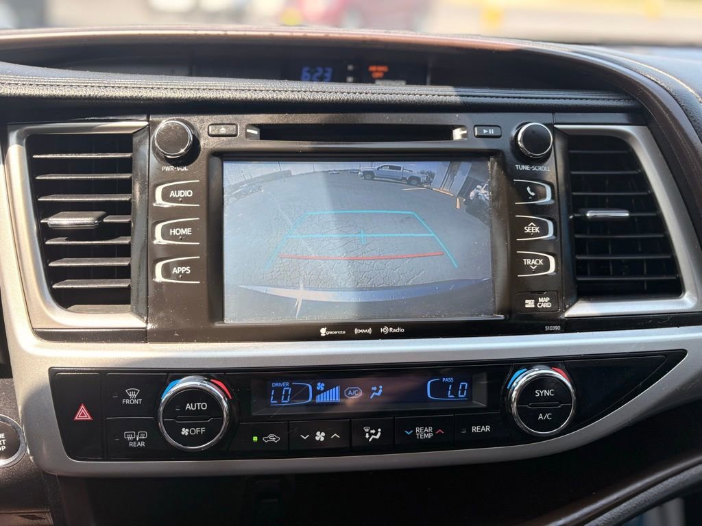 Used 2019 Toyota Highlander XLE image 23