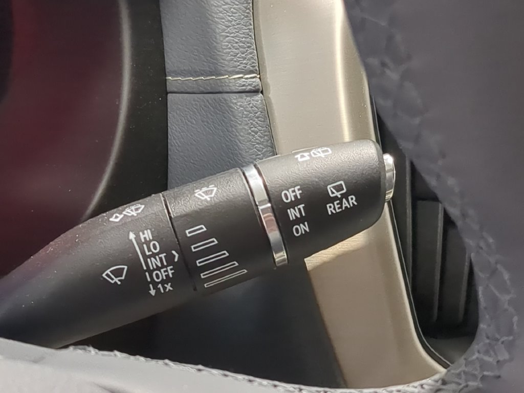 Used 2024 GMC Terrain Denali w/ Denali Premium Package AWD/4WD image 25