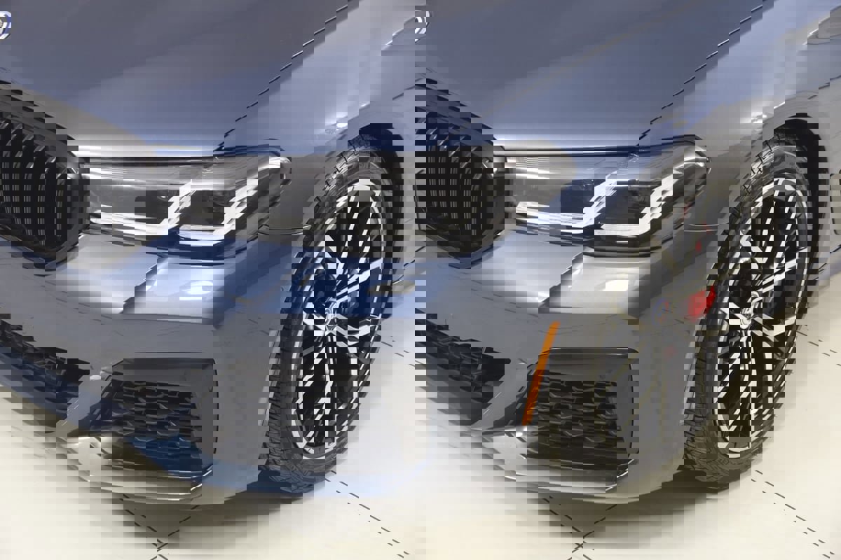 Used 2023 BMW M550i xDrive w/ Executive Package image 67