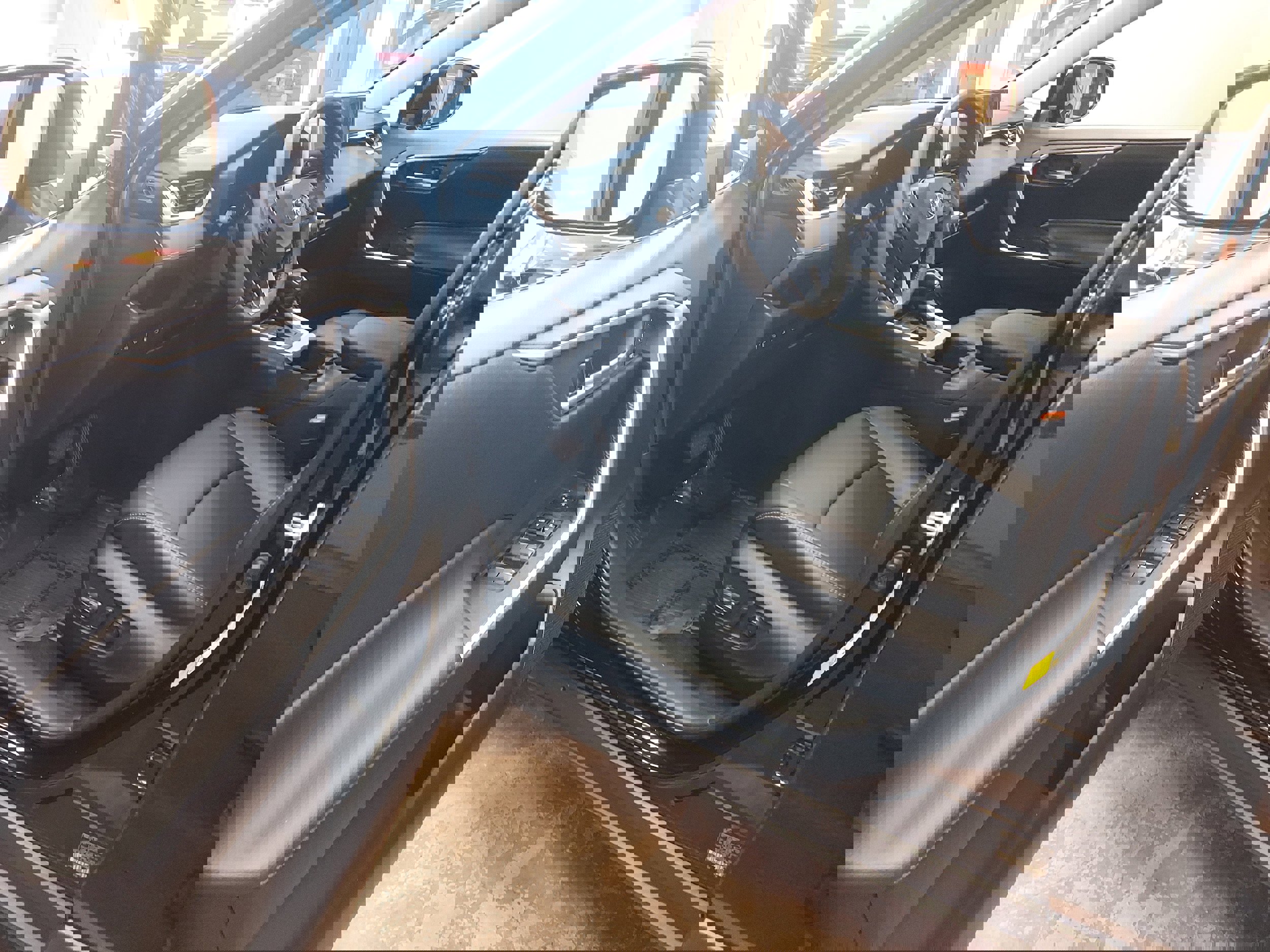 Used 2023 Toyota RAV4 XLE Premium image 13