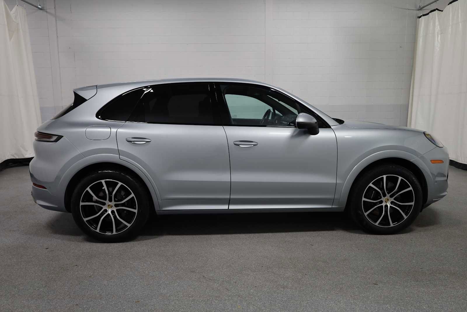Certified 2024 Porsche Cayenne image 10