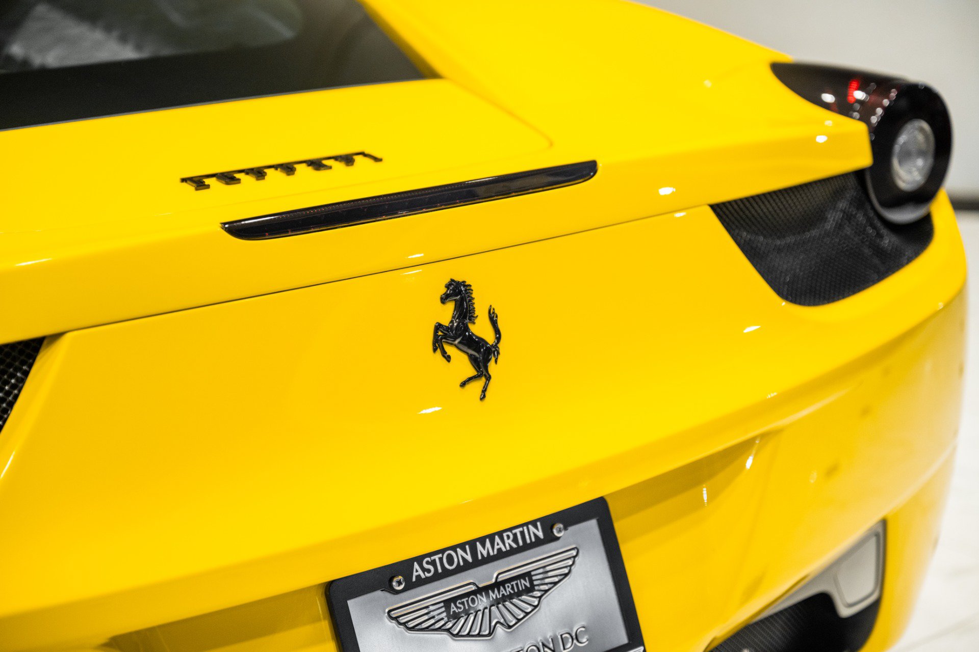 Used 2011 Ferrari 458 Italia Coupe RWD image 12