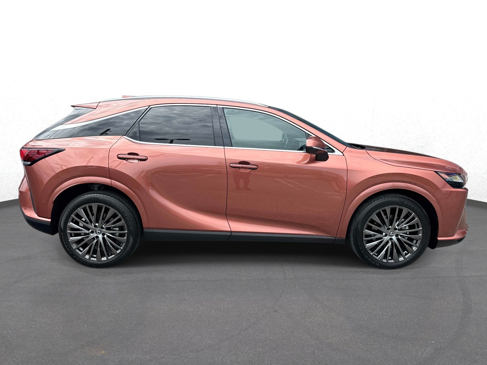 Used 2023 Lexus RX 350 FWD w/ Cold Area Package image 2