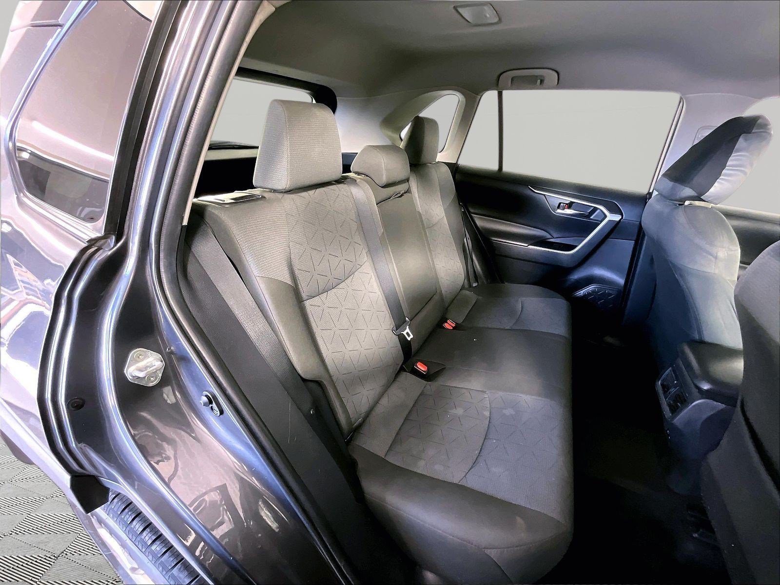 Used 2022 Toyota RAV4 XLE FWD image 25