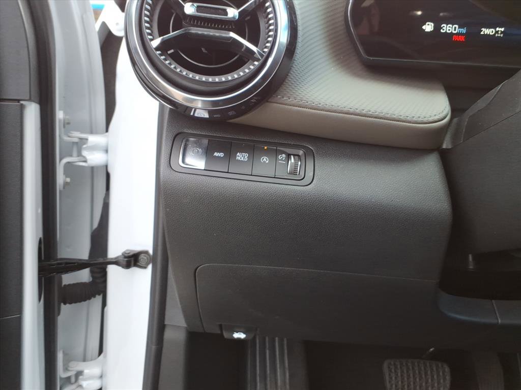 Used 2026 Chevrolet Equinox LT w/ Convenience Package II image 17