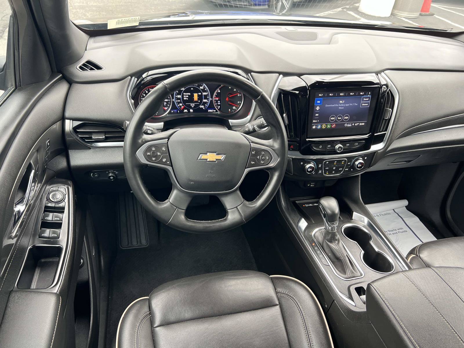 Used 2023 Chevrolet Traverse Premier FWD image 7