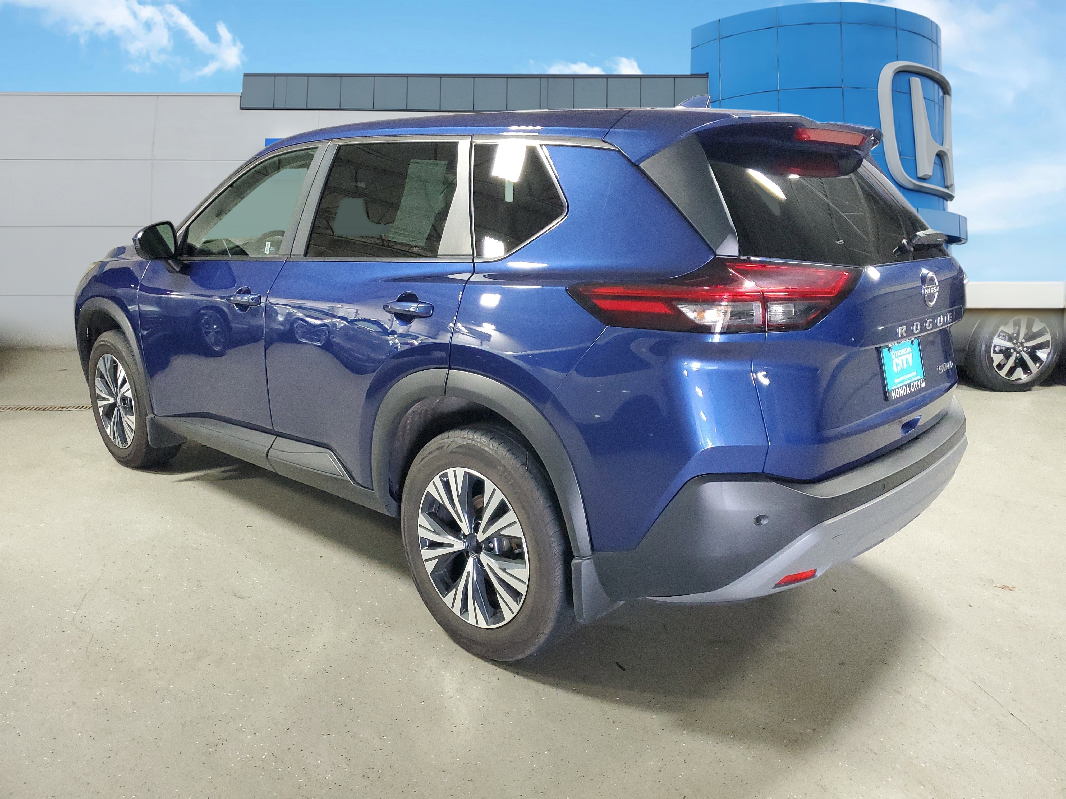 Used 2022 Nissan Rogue SV AWD/4WD image 4
