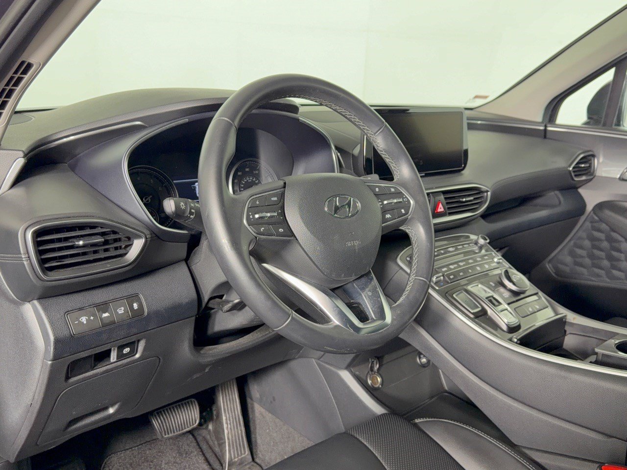 Used 2023 Hyundai Santa Fe XRT FWD image 4