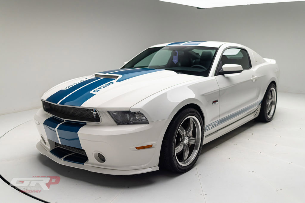 Used 2011 Ford Mustang GT Premium w/ Security Pkg RWD image 7