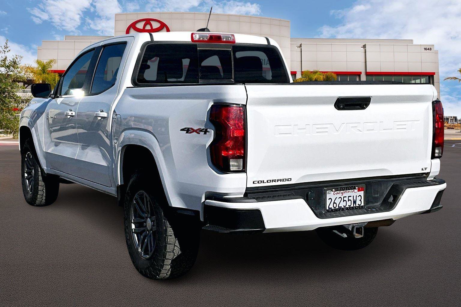 Used 2023 Chevrolet Colorado LT w/ LT Convenience Package image 2