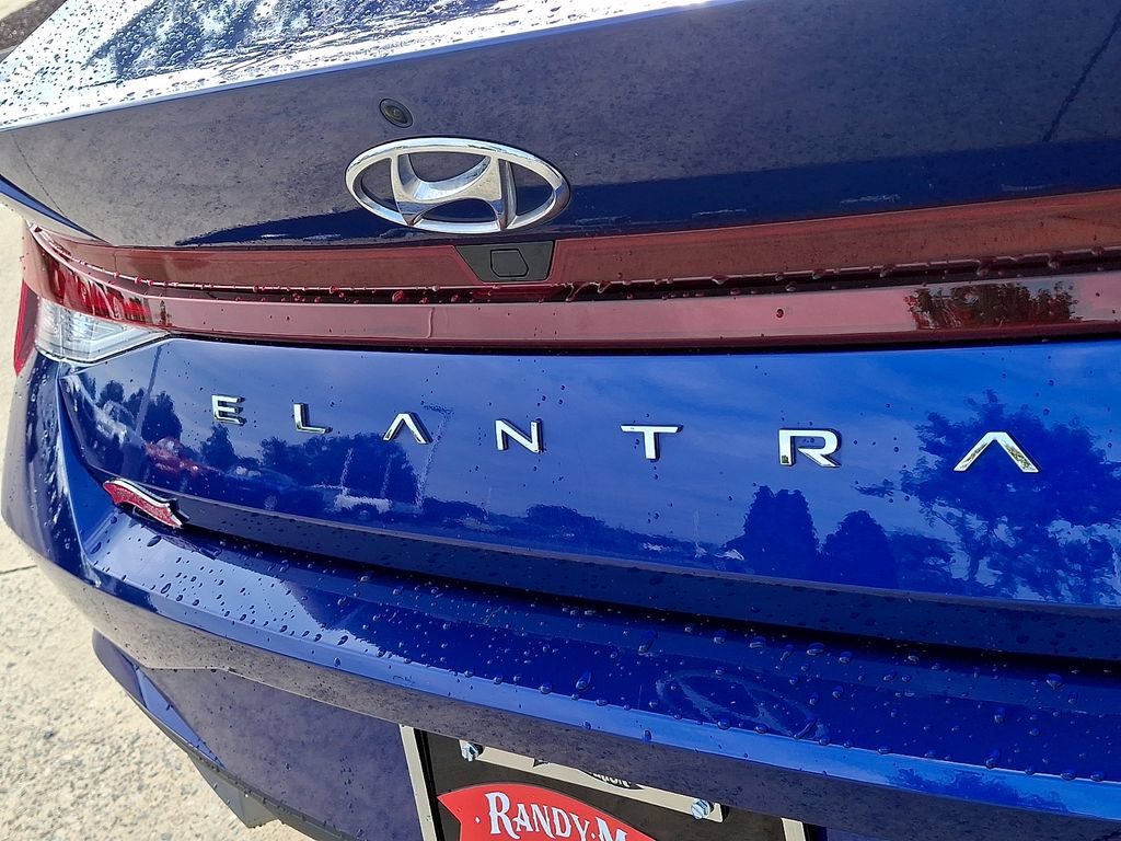 Used 2023 Hyundai Elantra SEL FWD image 31