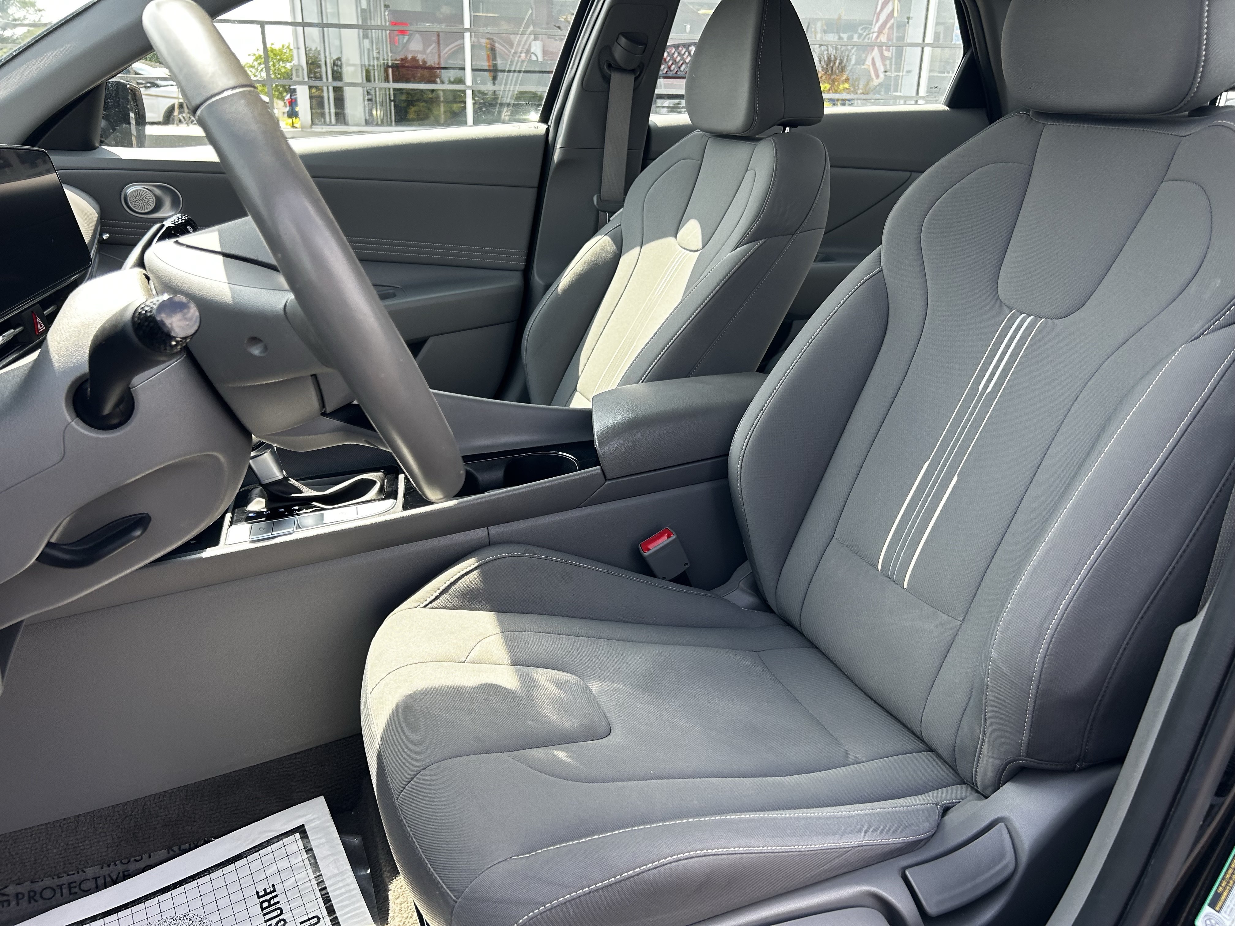 Used 2025 Hyundai Elantra SEL FWD image 13