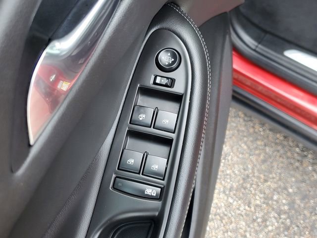 Used 2019 Buick Envision Essence FWD image 17