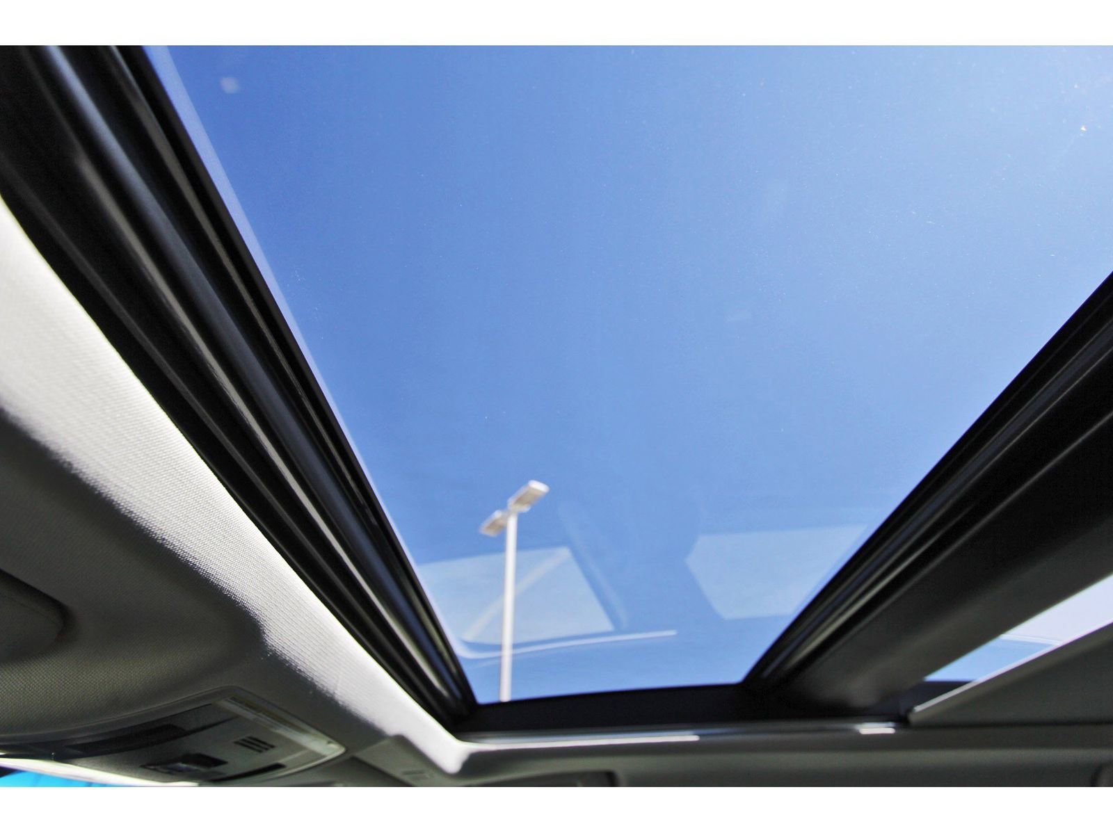 Used 2024 Lexus ES 350 w/ Premium Package image 23