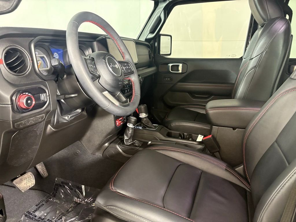 Used 2024 Jeep Wrangler Unlimited Rubicon AWD/4WD image 22