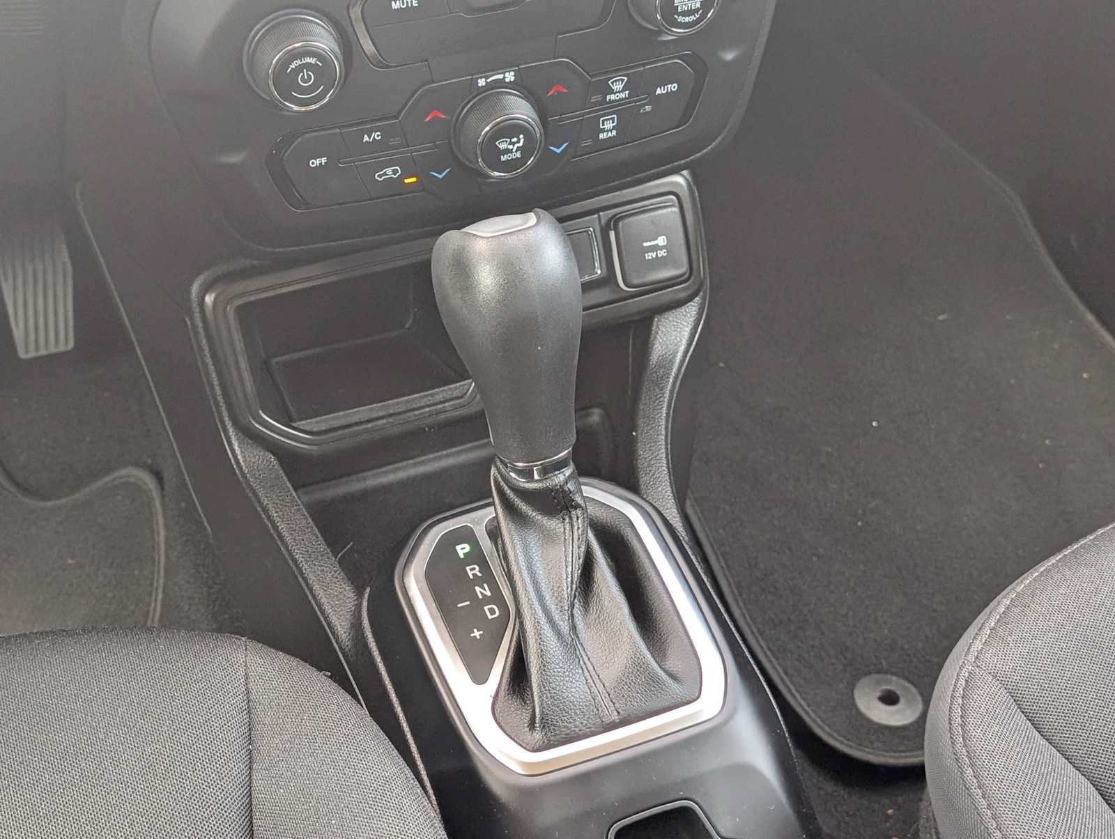 Certified 2020 Jeep Renegade Altitude FWD image 27