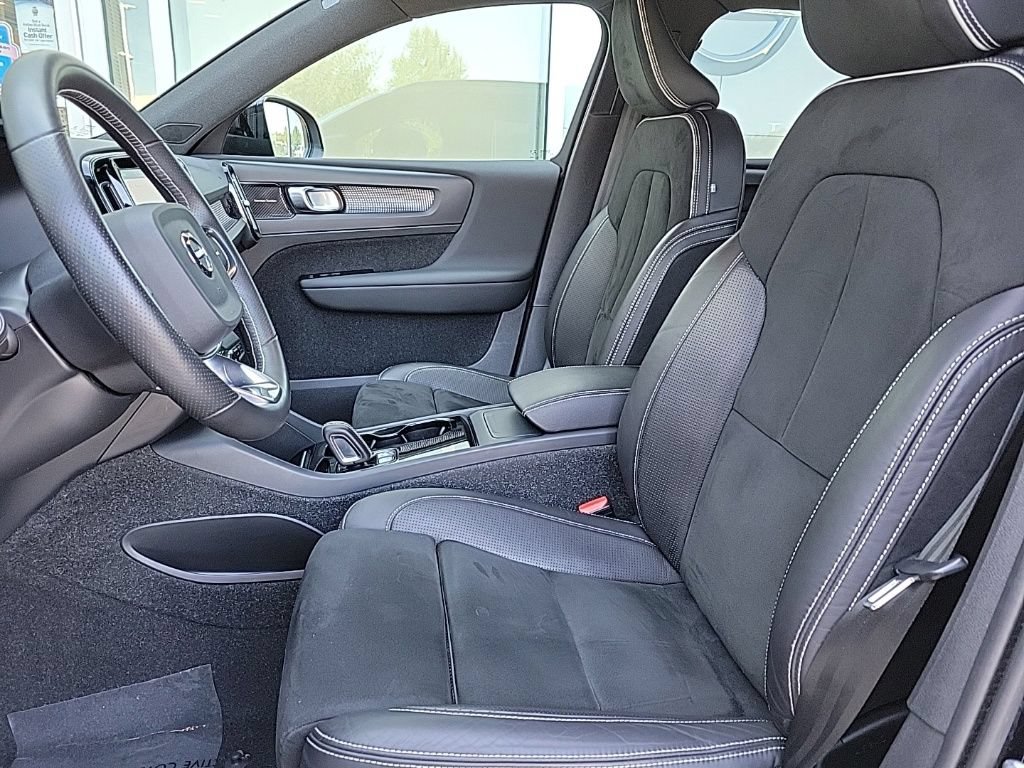 Used 2021 Volvo XC40 P8 Recharge AWD/4WD image 12