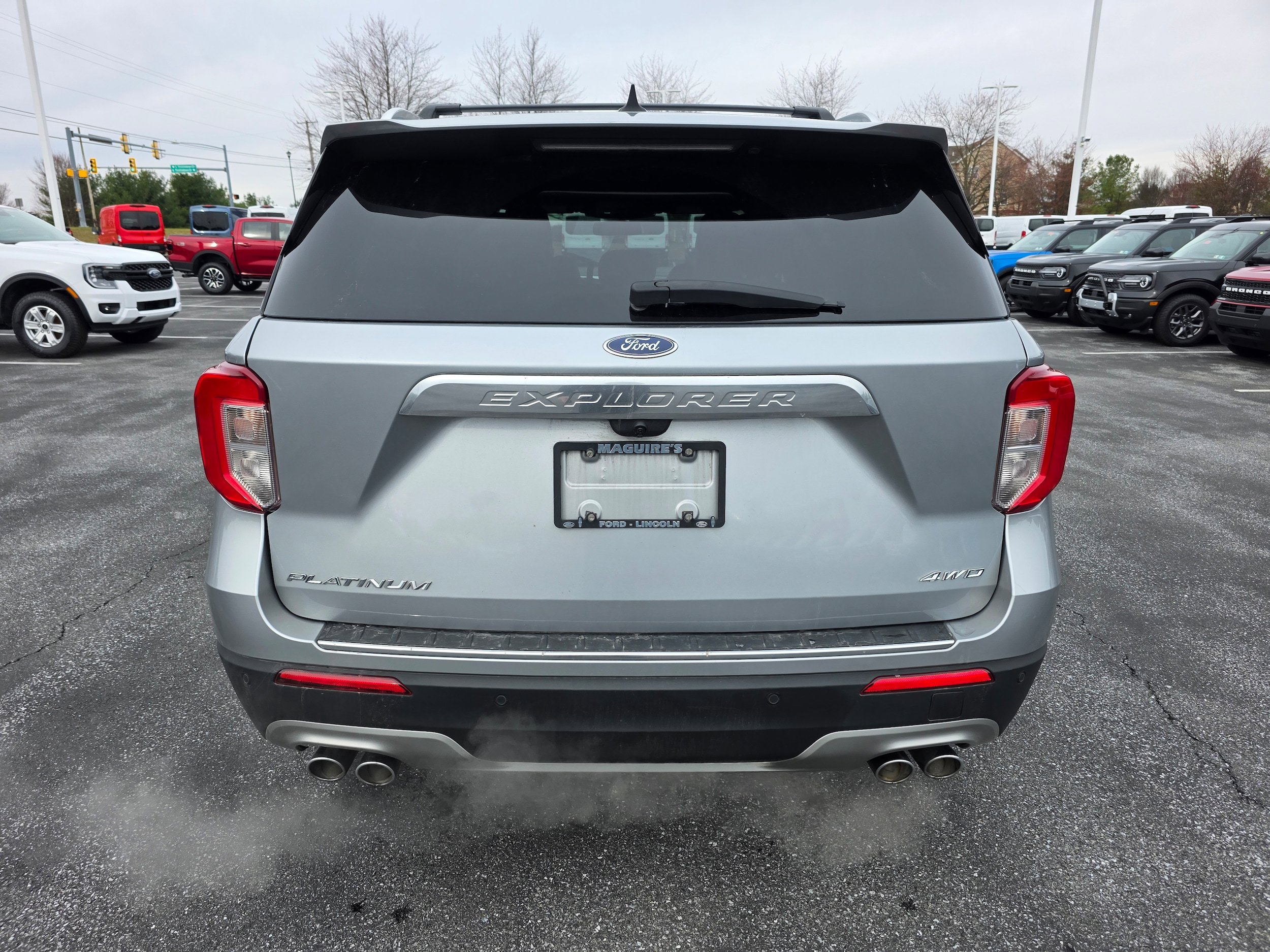 Certified 2023 Ford Explorer Platinum w/ Premium Technology Package AWD/4WD image 4