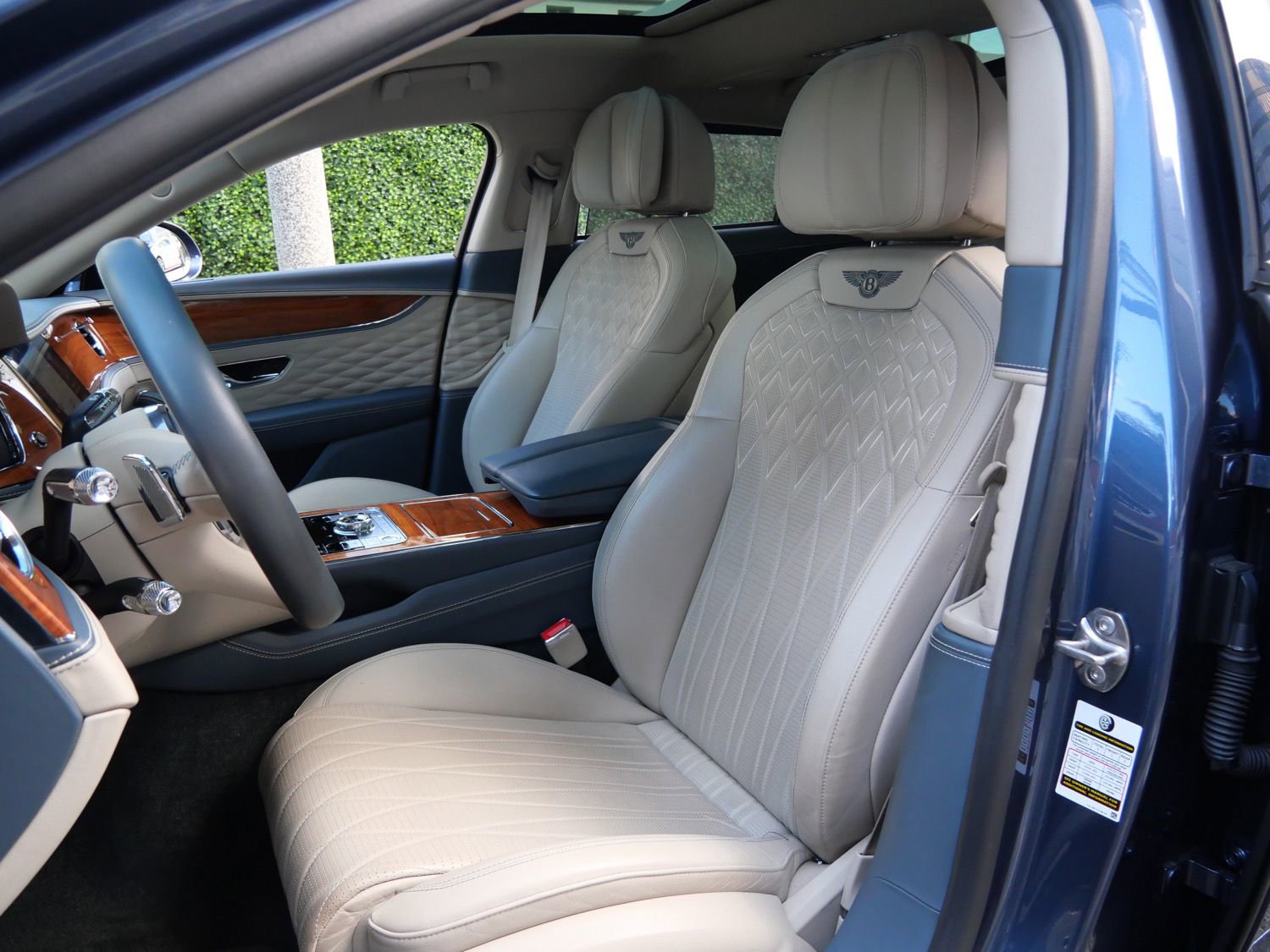 Used 2021 Bentley Flying Spur W12 AWD/4WD image 18